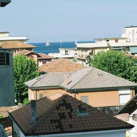 Domus Maris Viserba: Beachfront Near Fairgrounds Apartment *