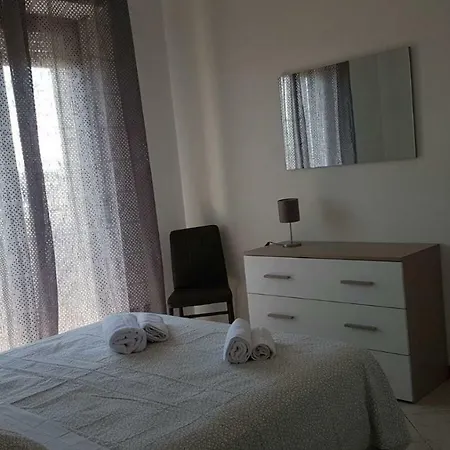 Domus Maris Viserba: Beachfront Near Fairgrounds Apartment Rimini