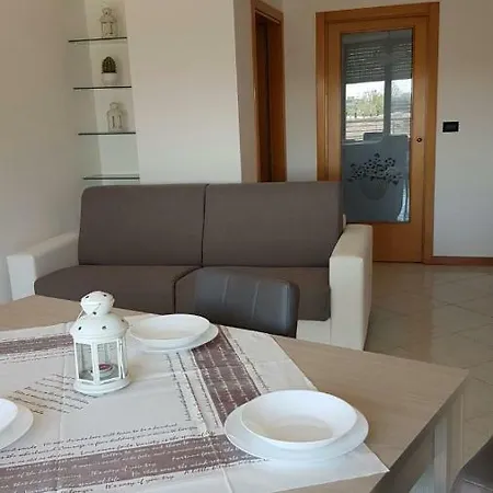 Domus Maris Viserba: Beachfront Near Fairgrounds Apartment Rimini