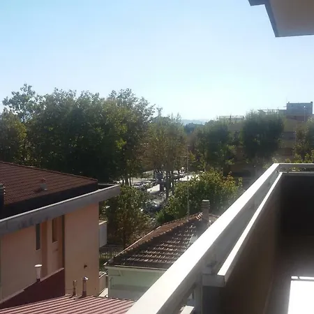 Apartment Domus Maris Viserba: Beachfront Near Fairgrounds *