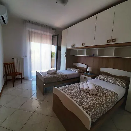 Domus Maris Viserba 100 Mt Da Spiagge E Centro, Fiera A 5 Min Tecna 2022 Sigep 2023 Bb Tech Beer&food *