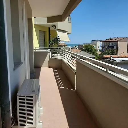 Domus Maris Viserba: Beachfront Near Fairgrounds * Rimini