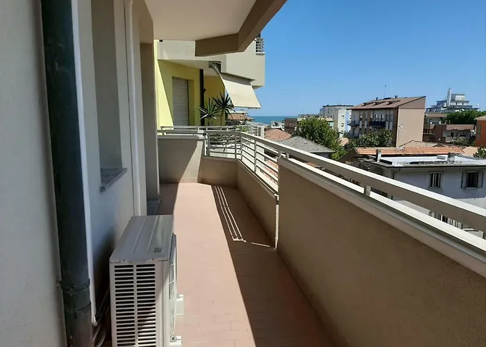 Domus Maris Viserba, Spiagge E Centro A 100 Mt Centro A 10 Minuti In Auto Sigep 2026 Fiera A 5 Minuti * Rimini
