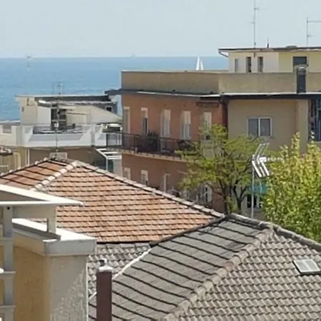 Domus Maris Viserba, Spiagge E Centro A 100 Mt Centro A 10 Minuti In Auto Sigep 2026 Fiera A 5 Minuti * Римини