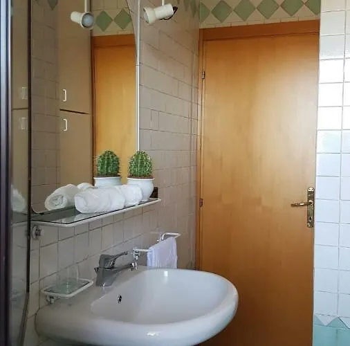 Domus Maris Viserba, Spiagge E Centro A 100 Mt Centro A 10 Minuti In Auto Sigep 2026 Fiera A 5 Minuti 里米尼