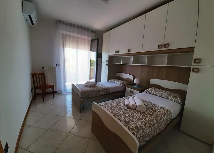 Domus Maris Viserba, Spiagge E Centro A 100 Mt Centro A 10 Minuti In Auto Sigep 2026 Fiera A 5 Minuti *